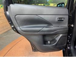 アウトランダーＰＨＥＶ Ｇナビパッケージの中古車画像