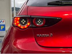 ＭＡＺＤＡ３ファストバック １５Ｓの中古車画像