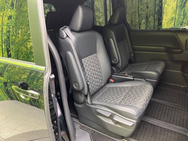 トヨタ ヴォクシー ハイブリッドＳ－Ｚ 3万Km 416.9万円(愛媛県)[198]の中古車詳細