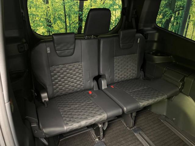 トヨタ ヴォクシー ハイブリッドＳ－Ｚ 3万Km 416.9万円(愛媛県)[198]の中古車詳細