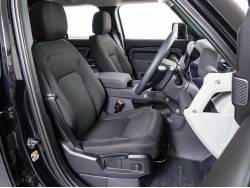 ディフェンダー １１０ベースグレード Ｐ３００ コイルサスペンション装着車の中古車画像