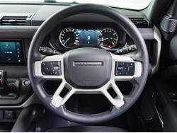 ディフェンダー １１０ベースグレード Ｐ３００ コイルサスペンション装着車の中古車画像