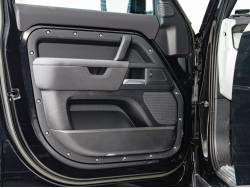 ディフェンダー １１０ベースグレード Ｐ３００ コイルサスペンション装着車の中古車画像