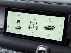 ディフェンダー ９０ＳＥ Ｐ３００ コイルサスペンション装着車の中古車画像