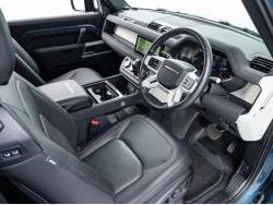 ディフェンダー ９０ＳＥ Ｐ３００ コイルサスペンション装着車の中古車画像