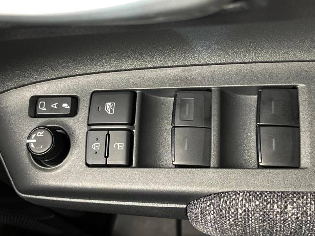 トヨタ シエンタ ハイブリッドＺ 1.5万Km 279.9万円(富山県)[581]の中古車詳細