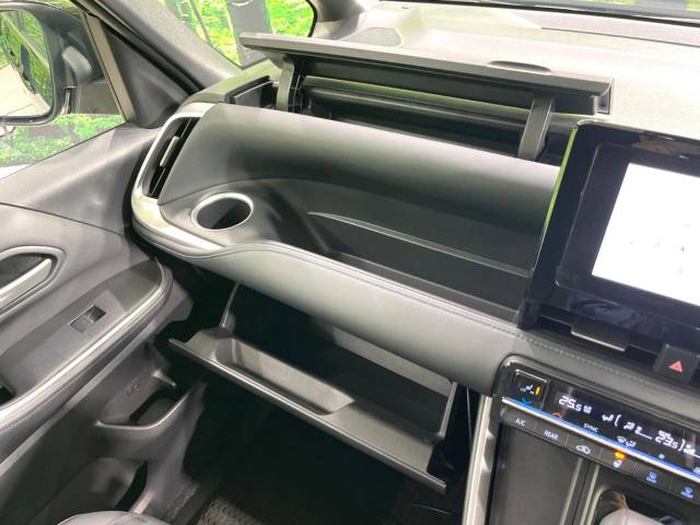 トヨタ ヴォクシー ハイブリッドＳ－Ｚ 1.2万Km 427.9万円(和歌山県)[491]の中古車詳細