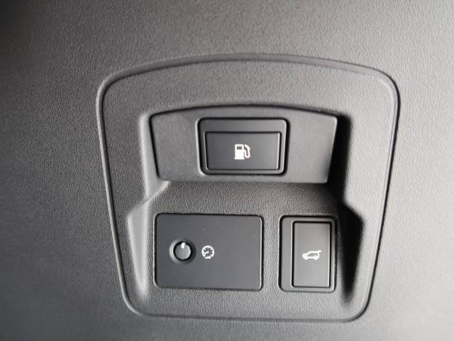 ランドローバー レンジローバーヴェラール ダイナミック ＨＳＥ Ｐ４００ｅ コイルサスペンション装着車 575Km 889.9万円(神奈川県)[259]の中古車詳細