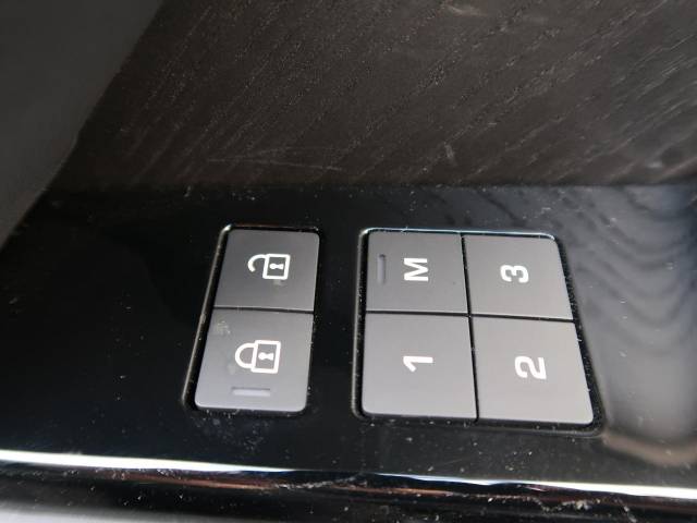 ランドローバー レンジローバーヴェラール ダイナミック ＨＳＥ Ｐ４００ｅ コイルサスペンション装着車 575Km 889.9万円(神奈川県)[259]の中古車詳細