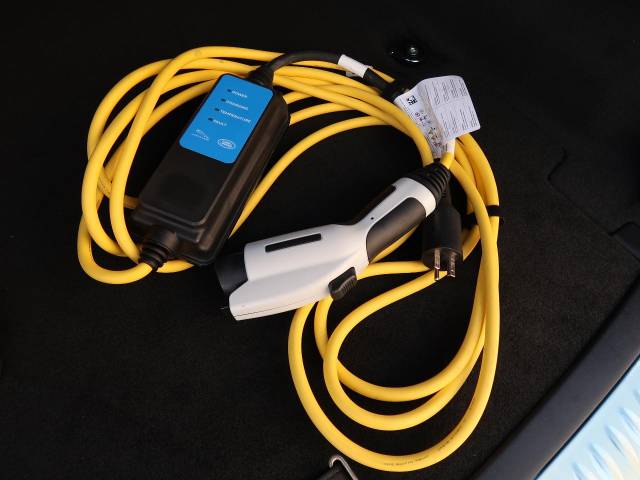 ランドローバー レンジローバーヴェラール ダイナミック ＨＳＥ Ｐ４００ｅ コイルサスペンション装着車 575Km 889.9万円(神奈川県)[259]の中古車詳細