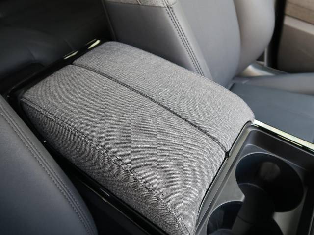 ランドローバー レンジローバーヴェラール ダイナミック ＨＳＥ Ｐ４００ｅ コイルサスペンション装着車 575Km 889.9万円(神奈川県)[259]の中古車詳細