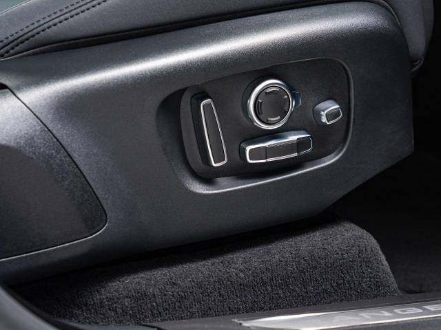 ランドローバー レンジローバーヴェラール ダイナミック ＨＳＥ Ｐ４００ｅ コイルサスペンション装着車 0.3万Km 869.9万円(愛知県)[188]の中古車詳細