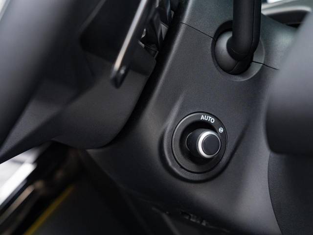 ランドローバー レンジローバーヴェラール ダイナミック ＨＳＥ Ｐ４００ｅ コイルサスペンション装着車 0.3万Km 869.9万円(愛知県)[188]の中古車詳細