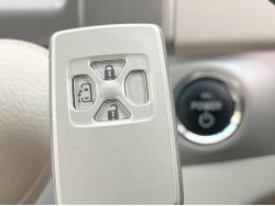 エスティマハイブリッド Ｘの中古車画像