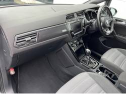 ゴルフトゥーラン ＴＳＩ Ｒラインの中古車画像