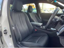 クラウンハイブリッド Ｓの中古車画像