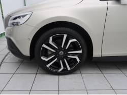 Ｖ４０ クロスカントリー Ｔ５ ＡＷＤ サマムの中古車画像