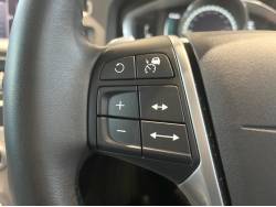 Ｖ６０ Ｔ３ ＳＥの中古車画像