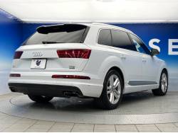 Ｑ７ ３．０ＴＦＳＩクワトロアダプティブエアサスペンション仕様 Ｓラインパッケージの中古車画像