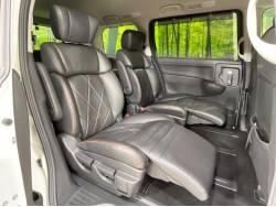 エルグランド ３５０ハイウェイスタープレミアムアーバンクロムの中古車画像