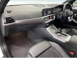 ３シリーズ ３２０ｄ ｘＤｒｉｖｅ Ｍスポーツの中古車画像