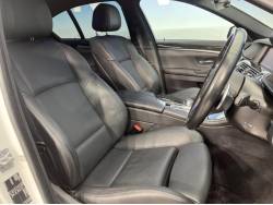 ５シリーズ ５２３ｄ Ｍスポーツの中古車画像