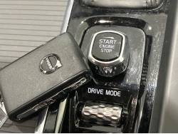 ＸＣ６０ Ｄ４ ＡＷＤ モーメンタムの中古車画像