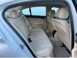 ５シリーズ ５２３ｄ ラグジュアリーの中古車画像