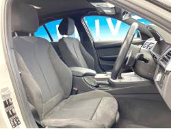 ３シリーズ ３２０ｉ ｘＤｒｉｖｅ Ｍスポーツの中古車画像