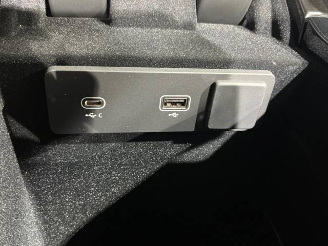 ランドローバー レンジローバーヴェラール ダイナミック ＨＳＥ Ｐ４００ｅ コイルサスペンション装着車 1,000Km 819.9万円(大阪府)[340]の中古車詳細