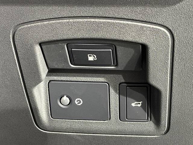 ランドローバー レンジローバーヴェラール ダイナミック ＨＳＥ Ｐ４００ｅ コイルサスペンション装着車 1,000Km 819.9万円(大阪府)[340]の中古車詳細