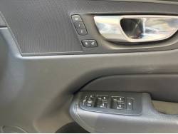 ＸＣ６０ Ｄ４ ＡＷＤ モーメンタムの中古車画像