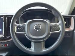 ＸＣ６０ Ｄ４ ＡＷＤ モーメンタムの中古車画像