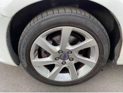 Ｖ６０ Ｔ４ ラグジュアリーエディションの中古車画像