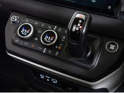 ディフェンダー １１０ベースグレードの中古車画像