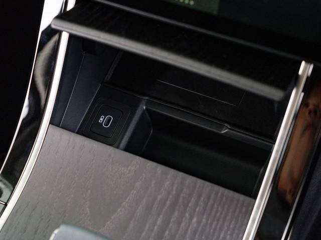 ランドローバー レンジローバーヴェラール ダイナミック ＳＥ Ｐ４００ｅ コイルサスペンション装着車 263Km 829.9万円(愛知県)[558]の中古車詳細