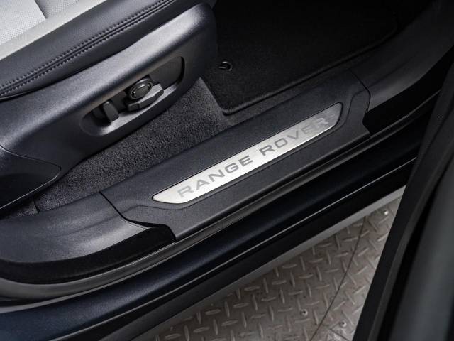 ランドローバー レンジローバーヴェラール ダイナミック ＳＥ Ｐ４００ｅ コイルサスペンション装着車 263Km 829.9万円(愛知県)[558]の中古車詳細