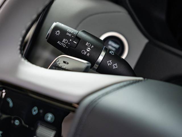 ランドローバー レンジローバーヴェラール ダイナミック ＳＥ Ｐ４００ｅ コイルサスペンション装着車 263Km 829.9万円(愛知県)[558]の中古車詳細