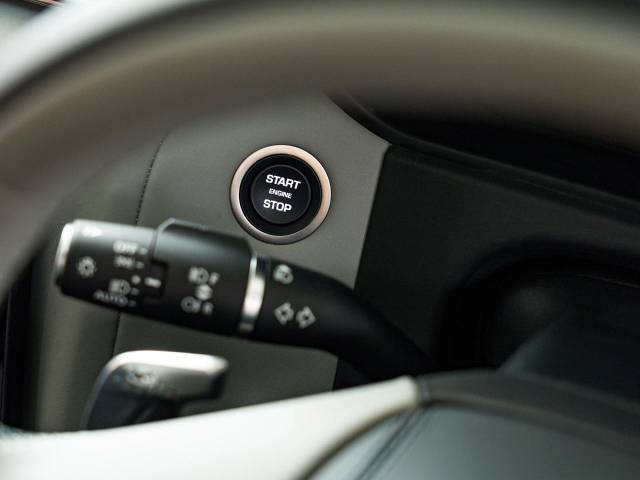 ランドローバー レンジローバーヴェラール ダイナミック ＳＥ Ｐ４００ｅ コイルサスペンション装着車 263Km 829.9万円(愛知県)[558]の中古車詳細