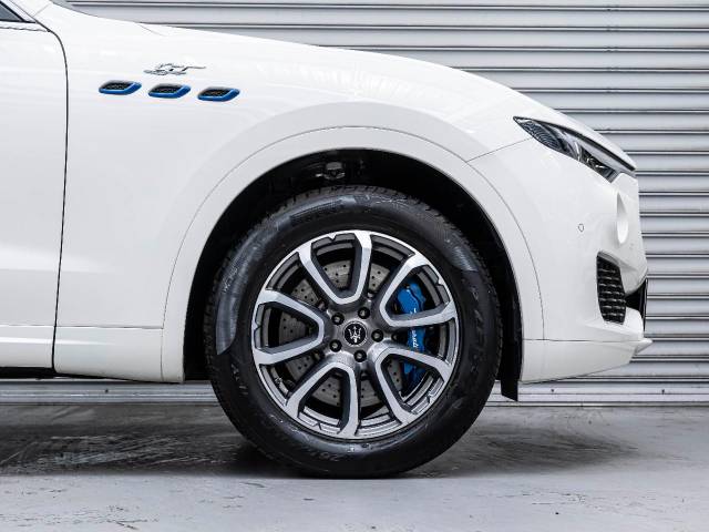 マセラティ レヴァンテ ＧＴハイブリッド 0.4万Km 729.9万円(大阪府)[475]の中古車詳細