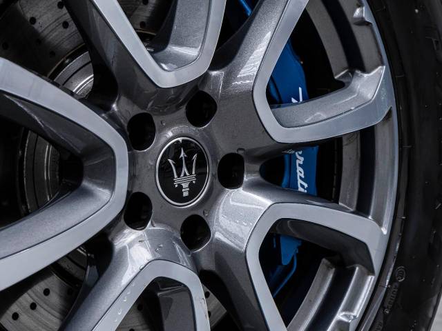 マセラティ レヴァンテ ＧＴハイブリッド 0.4万Km 729.9万円(大阪府)[475]の中古車詳細