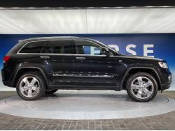 ジープ・グランドチェロキー オーバーランド サミットの中古車画像