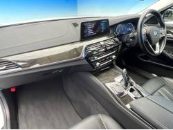 ５シリーズ ５２３ｉラグジュアリーの中古車画像