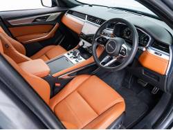 Ｆペイス Ｒ－ダイナミック ＳＥ Ｄ２００の中古車画像