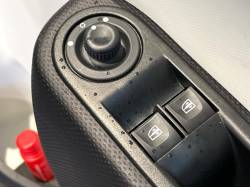 トゥインゴ Ｓ リミテの中古車画像