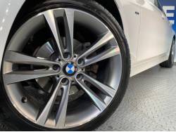 ３シリーズ ３２０ｉツーリング スポーツの中古車画像