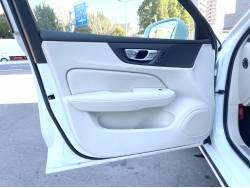 Ｖ６０ Ｂ４ モメンタムの中古車画像