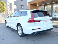 Ｖ６０ Ｂ４ モメンタムの中古車画像