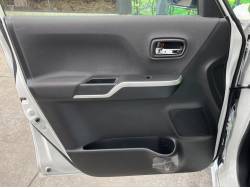 デリカＤ：２ ハイブリッドＭＺ ナビパッケージの中古車画像