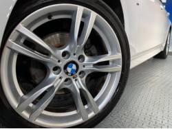 ３シリーズ ３２０ｉ ｘＤｒｉｖｅ Ｍスポーツの中古車画像